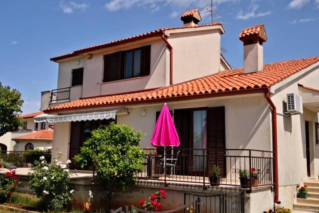 Apartment Vesna For 2, Free Parking And Wi-Fi Pula Buitenkant foto