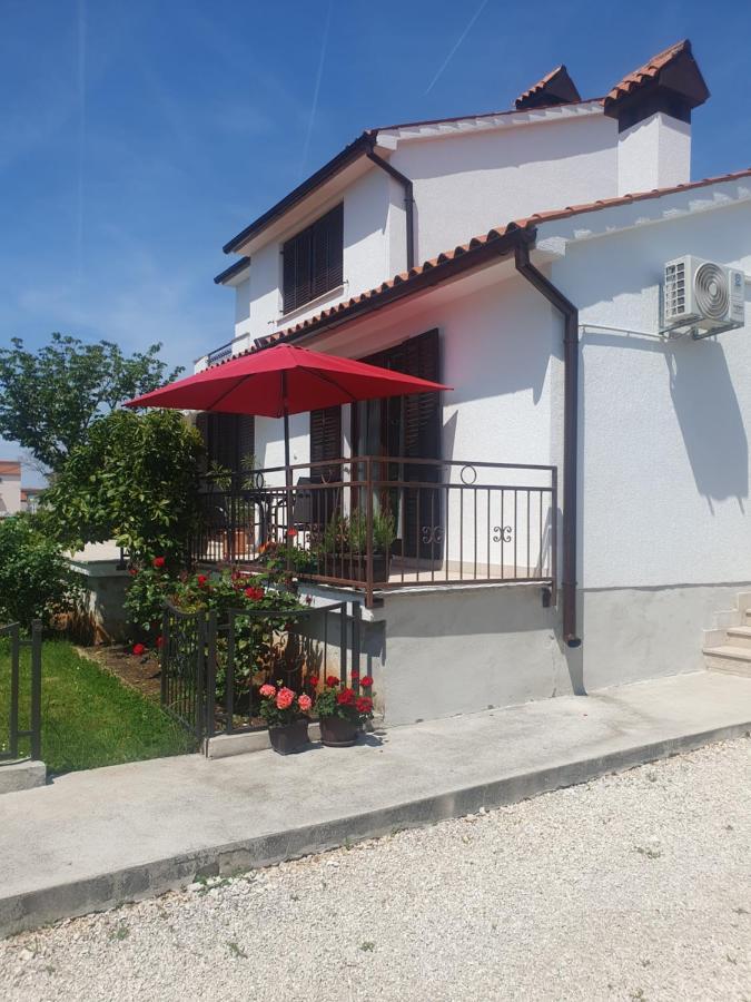 Apartment Vesna For 2, Free Parking And Wi-Fi Pula Buitenkant foto